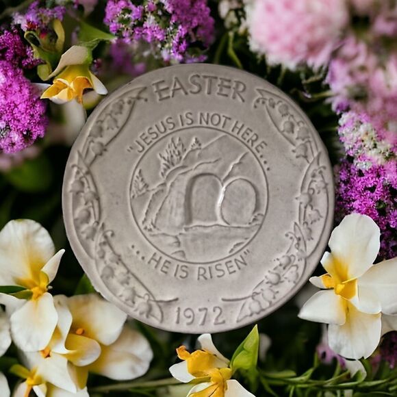 Frankoma Pottery Easter Plate Vintage 1972 Ivory Embossed Wall Decor Spring - Picture 1 of 16